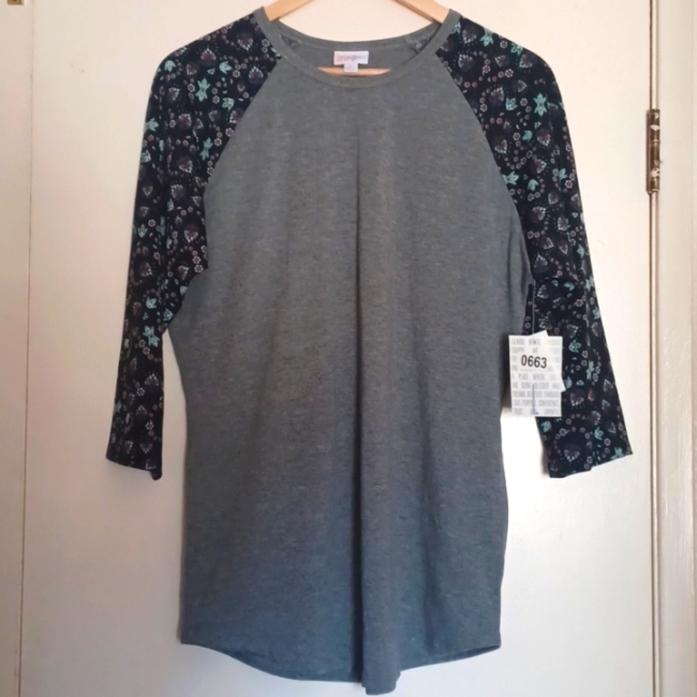 ❤️NEW  LuLaRoe Large Shirt With Detailed Sleeves Size Large
